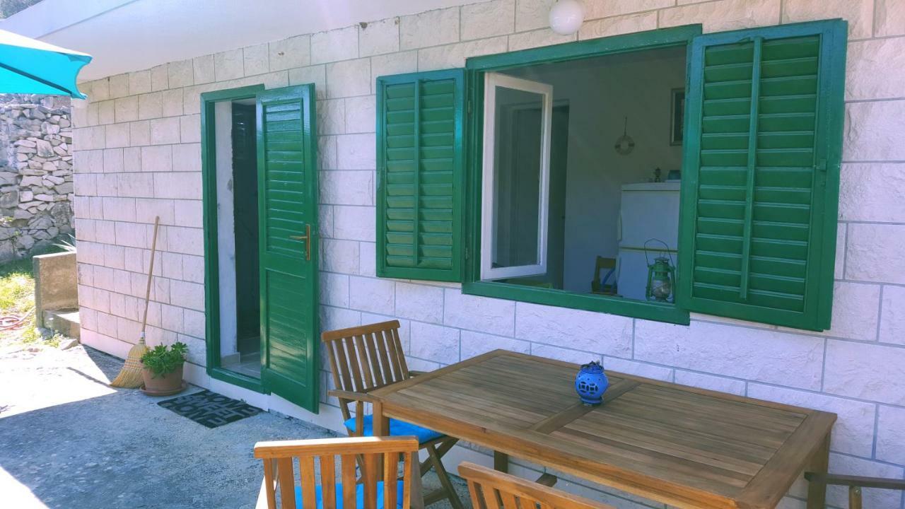 Vacation House "Pave" Povlja  Exterior photo