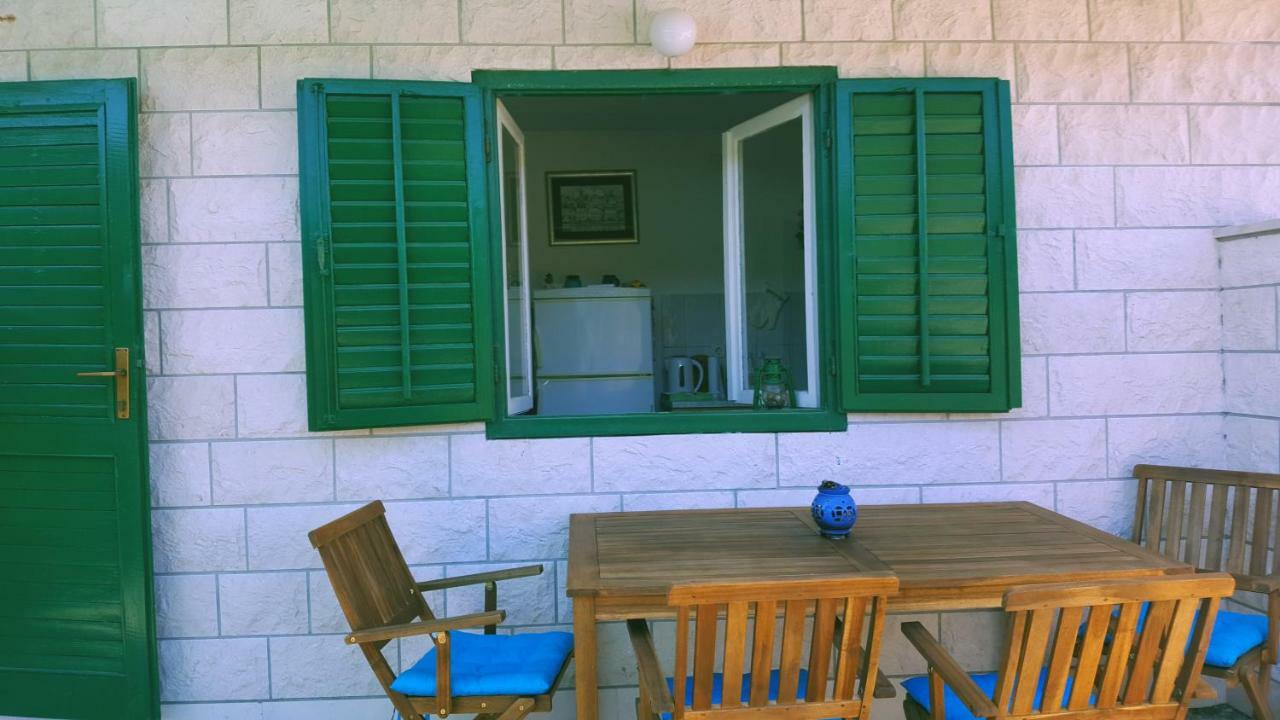 Vacation House "Pave" Povlja  Exterior photo